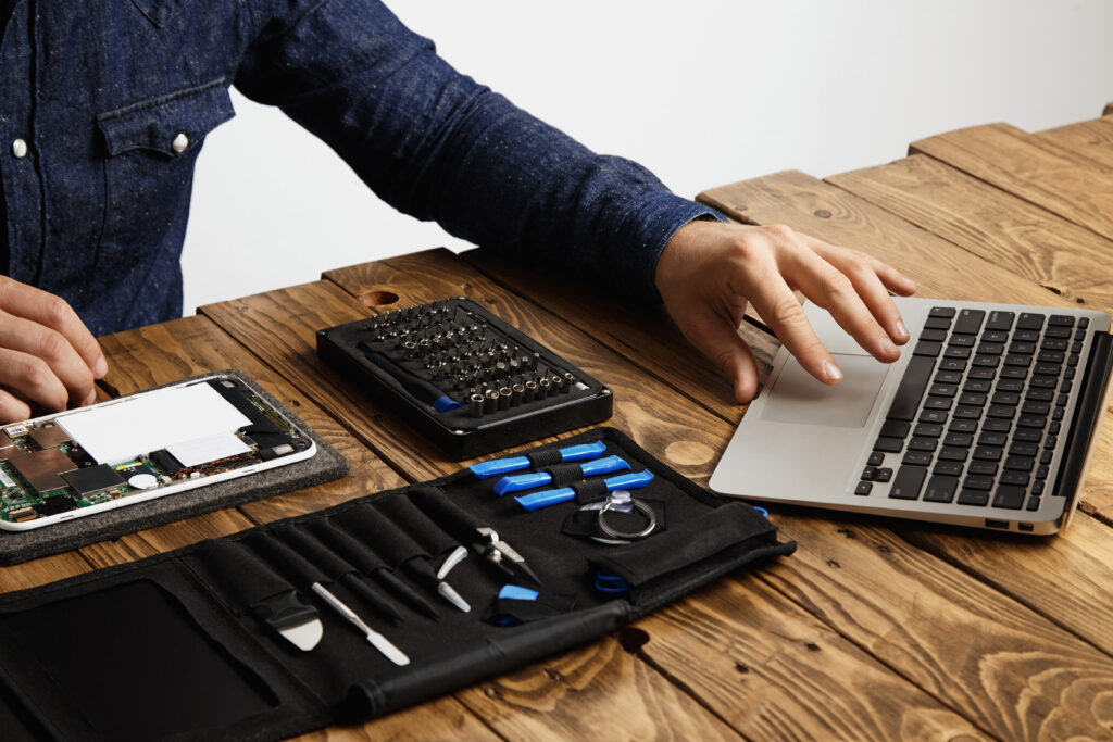 A gamer turning his usual laptop into gaming laptop.